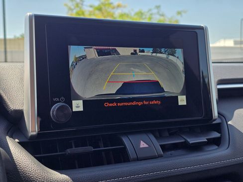 Used 2025 Toyota RAV4 LE AWD/4WD image 50