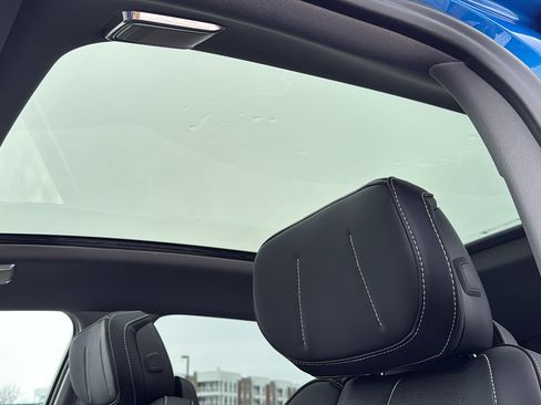 New 2026 Cadillac Optiq Luxury 2 image 27