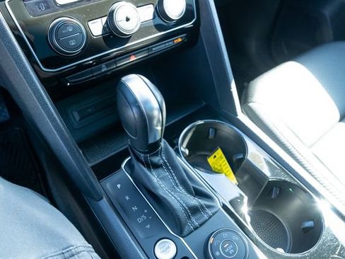 Certified 2023 Volkswagen Atlas Cross Sport SE w/ Panoramic Sunroof Package image 20