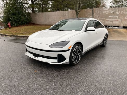 Used 2023 Hyundai Ioniq 6 Limited image 2