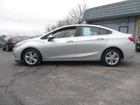 Used 2016 Chevrolet Cruze LT image 8