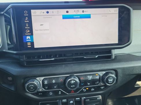 Certified 2024 Jeep Gladiator Sport image 32