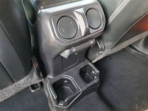 Used 2018 Jeep Wrangler Unlimited Sport S image 12