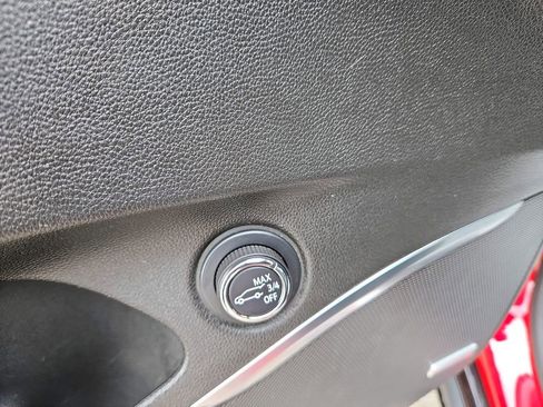 Used 2024 Buick Enclave Premium image 32