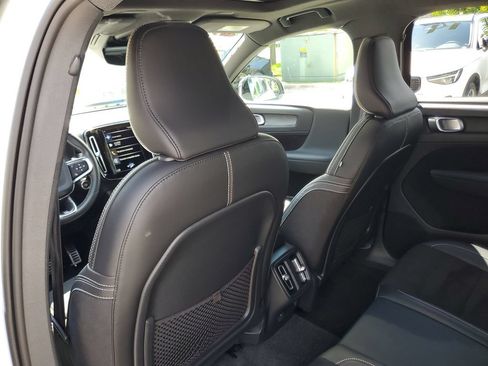 Used 2020 Volvo XC40 T5 R-Design AWD/4WD image 12
