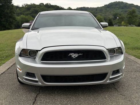 Used 2013 Ford Mustang Premium RWD image 4