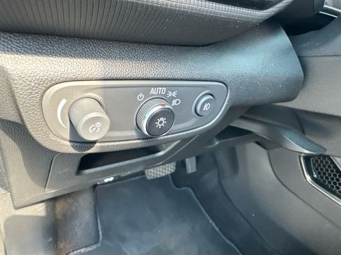 Used 2023 Chevrolet TrailBlazer LT FWD image 18