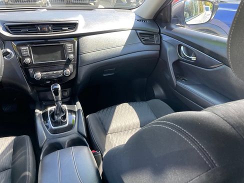 Used 2018 Nissan Rogue SV AWD/4WD image 11
