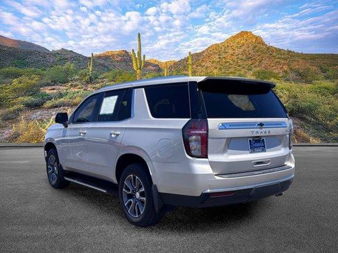 Used 2022 Chevrolet Tahoe LT w/ Luxury Package AWD/4WD image 7