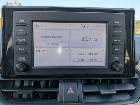 Used 2019 Toyota RAV4 LE image 24