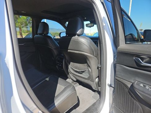 Certified 2023 Jeep Grand Cherokee Altitude AWD/4WD image 24