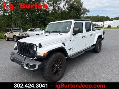 Used 2023 Jeep Gladiator Sport AWD/4WD image 8
