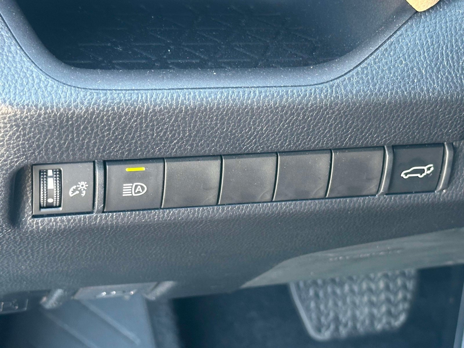 Used 2023 Toyota RAV4 XLE w/ Convenience Package AWD/4WD image 15