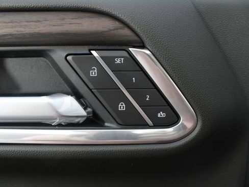 New 2026 GMC Sierra 1500 SLT image 15