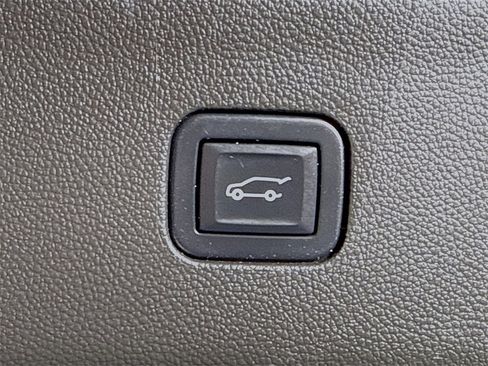 Used 2023 Buick Enclave Essence w/ Experience Buick Package image 30