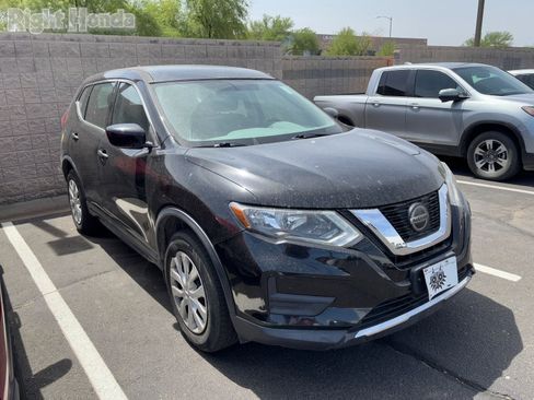Used 2018 Nissan Rogue S image 5