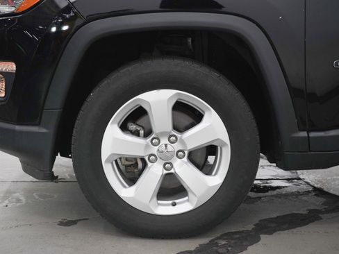 Used 2018 Jeep Compass Latitude w/ Popular Equipment Group AWD/4WD image 28