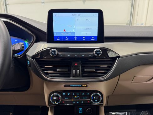 Certified 2021 Ford Escape Titanium FWD image 21