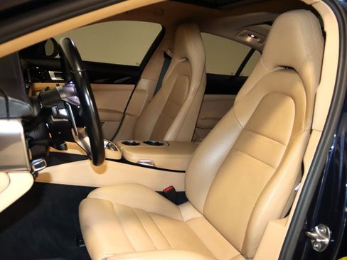 Used 2018 Porsche Panamera 4 image 48
