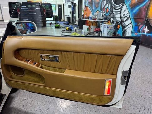 Used 1990 Chrysler TC by Maserati FWD image 16