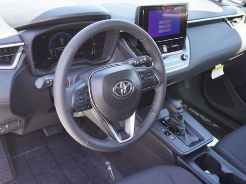 Certified 2026 Toyota Corolla Cross LE w/ Moonroof Package FWD image 12