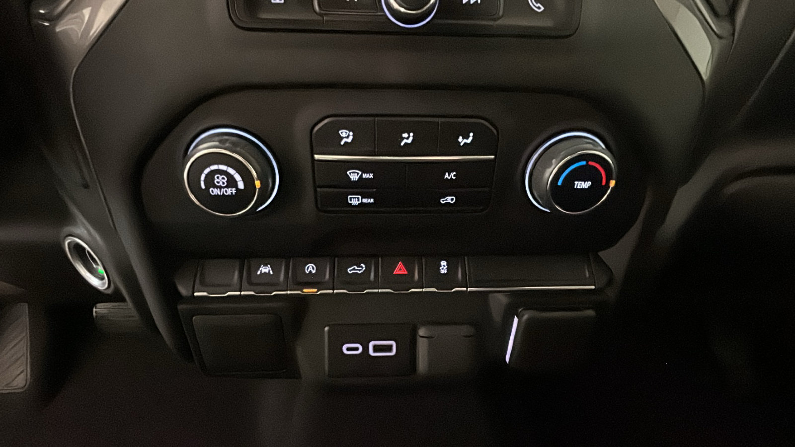 Used 2023 Chevrolet Silverado 1500 Custom AWD/4WD image 25