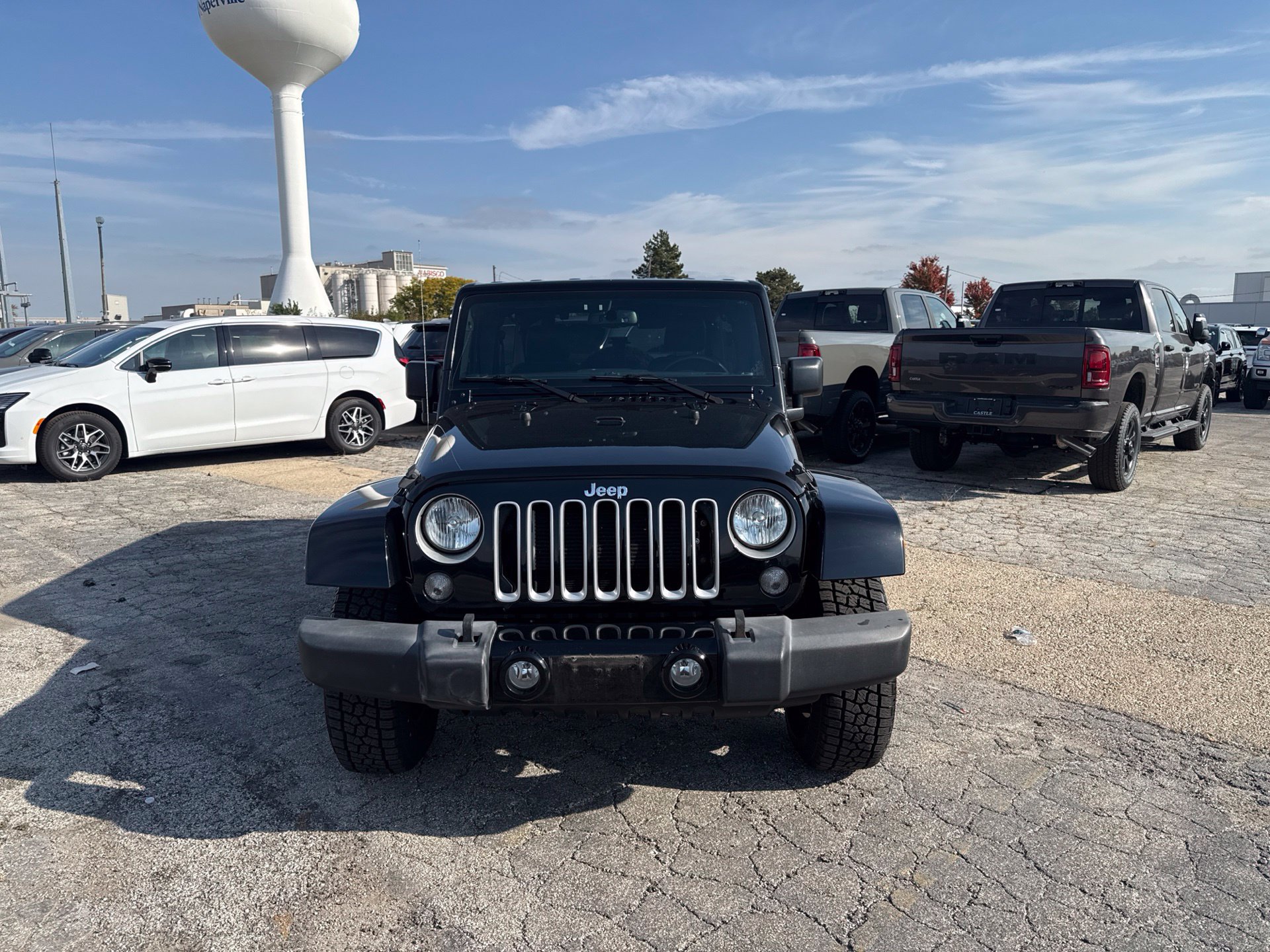 Used 2016 Jeep Wrangler Unlimited Sahara w/ Connectivity Group AWD/4WD image 2