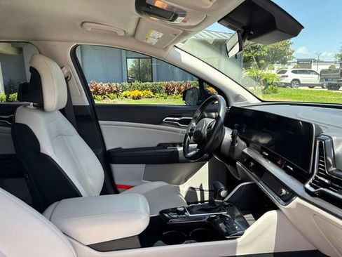 Used 2024 Kia Sportage EX FWD image 8