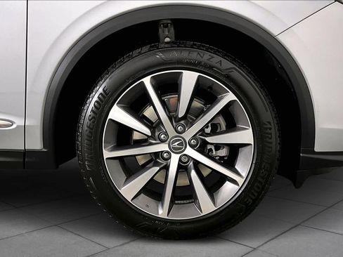 Used 2025 Acura MDX SH-AWD w/ Technology Package image 10