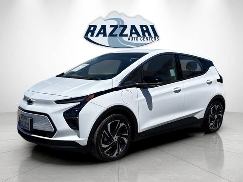 Used 2023 Chevrolet Bolt LT w/ Infotainment Package FWD image 7