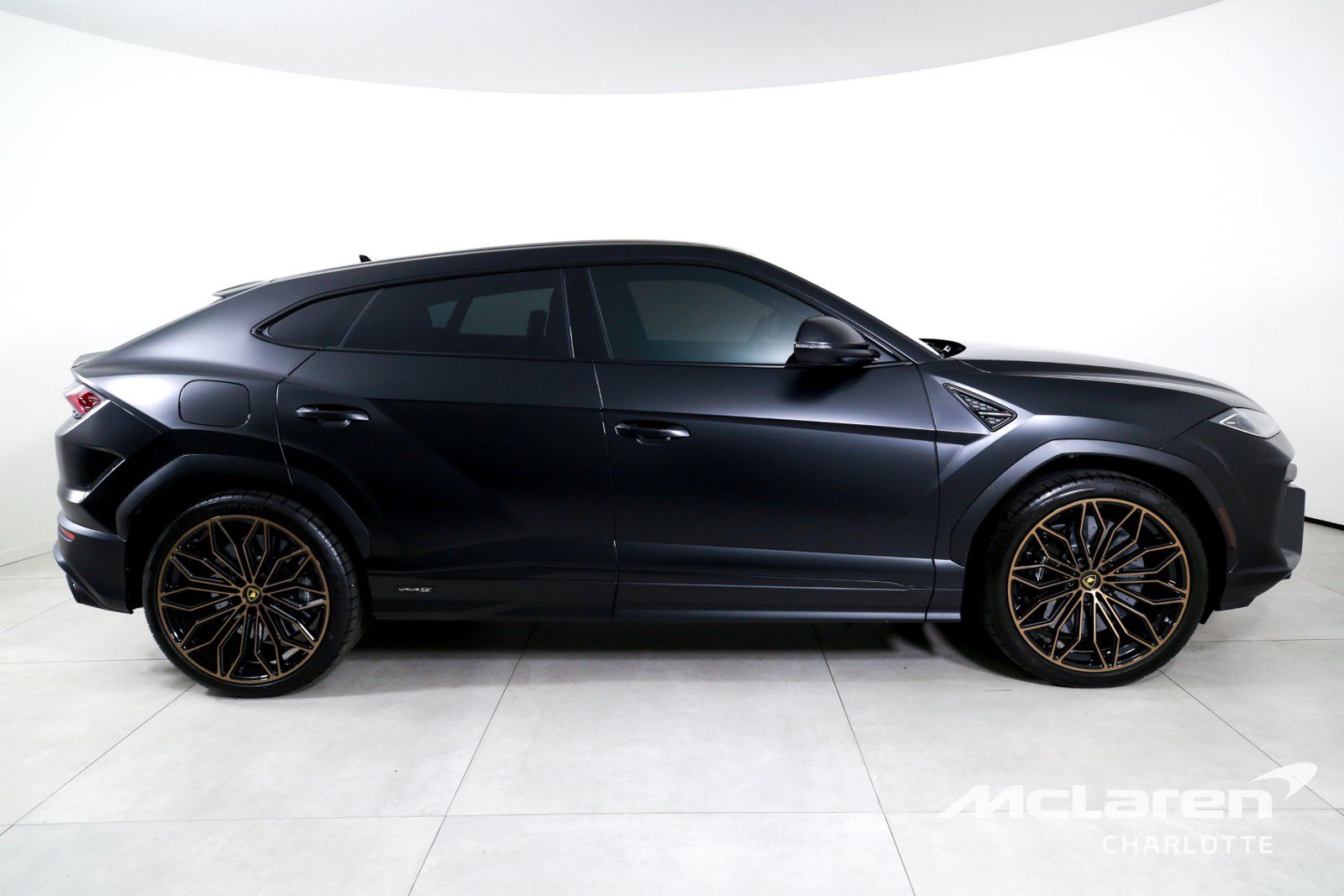 Used 2025 Lamborghini Urus S AWD/4WD image 9