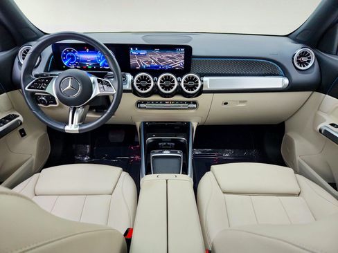 Used 2024 Mercedes-Benz EQB 250+ image 24