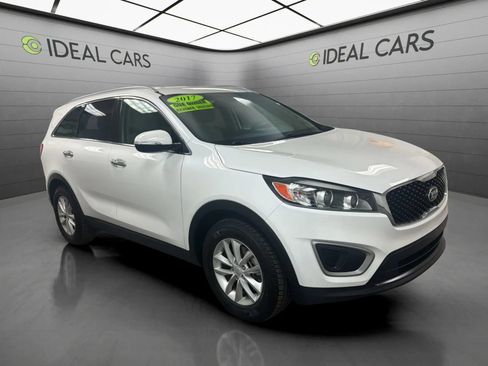 Used 2017 Kia Sorento FWD w/ LX Convenience Package image 3