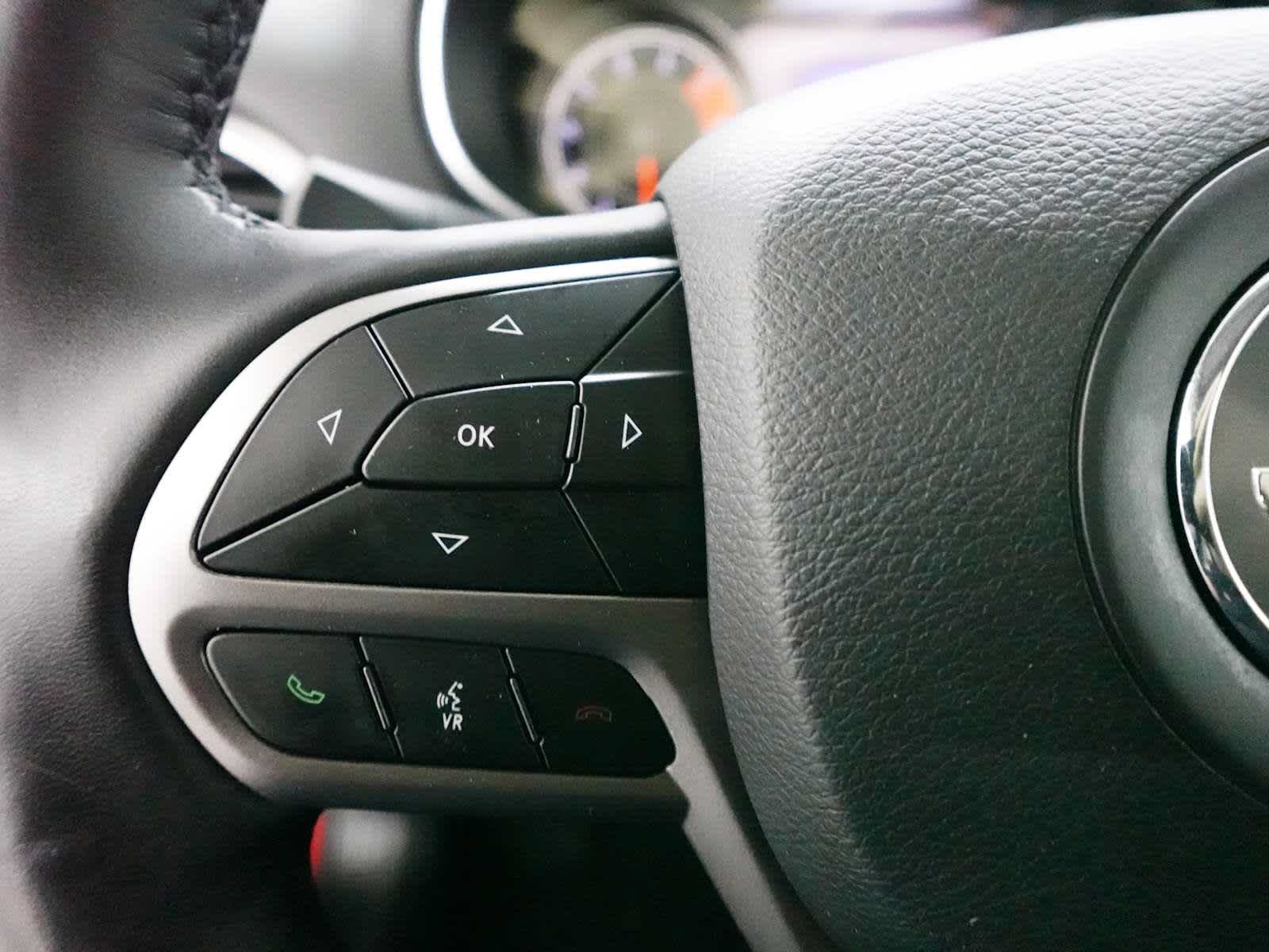 Used 2019 Jeep Cherokee Limited AWD/4WD image 17