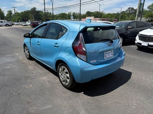 Used 2015 Toyota Prius C Two image 5