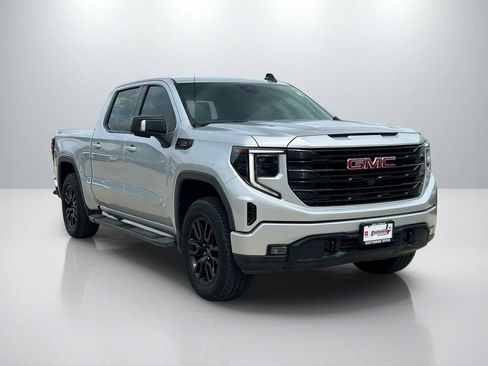 Used 2022 GMC Sierra 1500 Elevation w/ Elevation Premium Package image 3