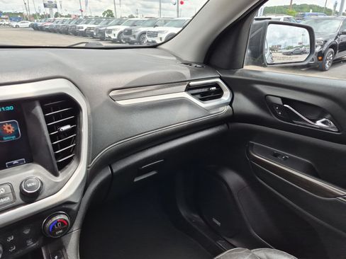 Used 2017 GMC Acadia SLT FWD image 19
