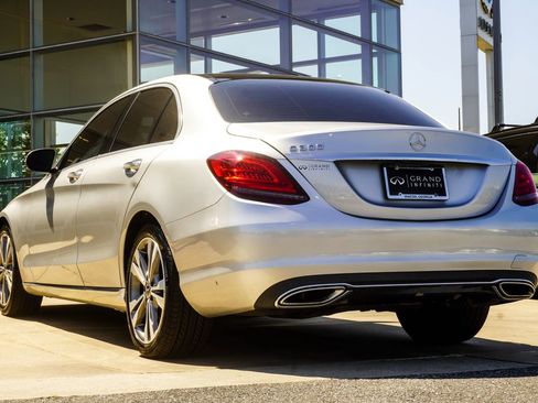 Used 2020 Mercedes-Benz C 300 Sedan image 9
