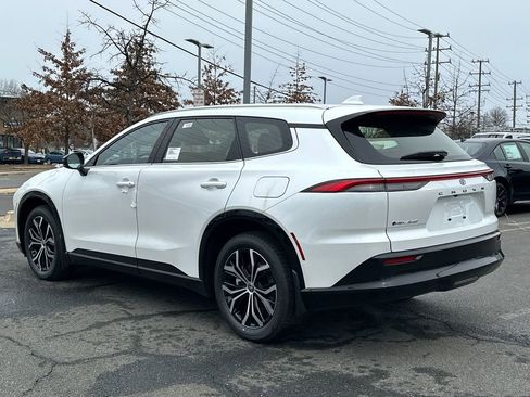 New 2026 Toyota Crown Signia image 3