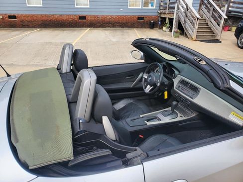 Used 2003 BMW Z4 2.5i image 19