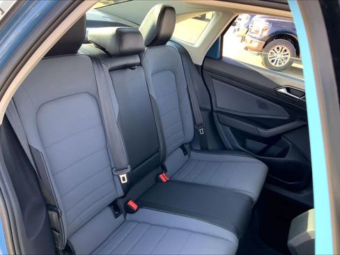 Used 2025 Volkswagen Jetta SE image 19