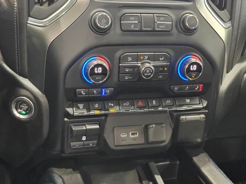 Used 2021 Chevrolet Silverado 2500 LTZ w/ LTZ Convenience Package AWD/4WD image 9