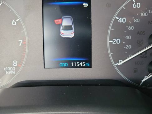 Used 2025 Toyota Corolla SE w/ Convenience Package FWD image 17
