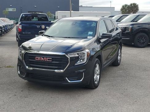 Used 2024 GMC Terrain SLE image 9