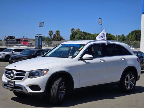 Used 2019 Mercedes-Benz GLC 300 4MATIC image 3