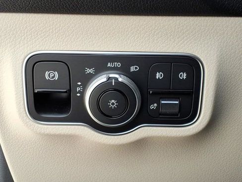 New 2026 Mercedes-Benz GLB 250 image 12