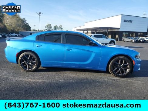 Used 2019 Dodge Charger SXT w/ Blacktop Package image 6