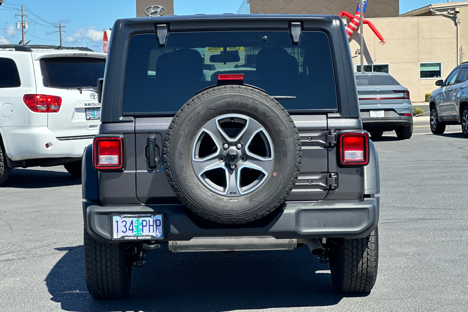 Used 2022 Jeep Wrangler Sport AWD/4WD image 5