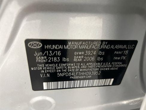 Used 2017 Hyundai Elantra Limited w/ Limited Tech Package 04 image 29