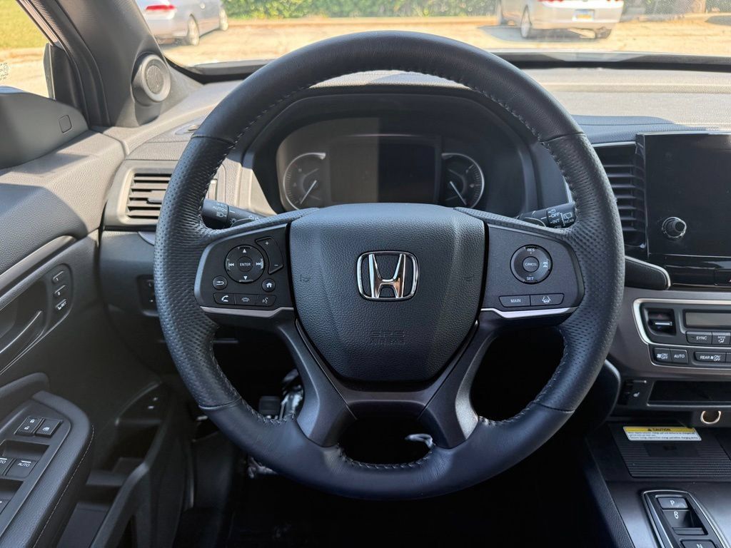 Used 2023 Honda Passport EX-L image 16